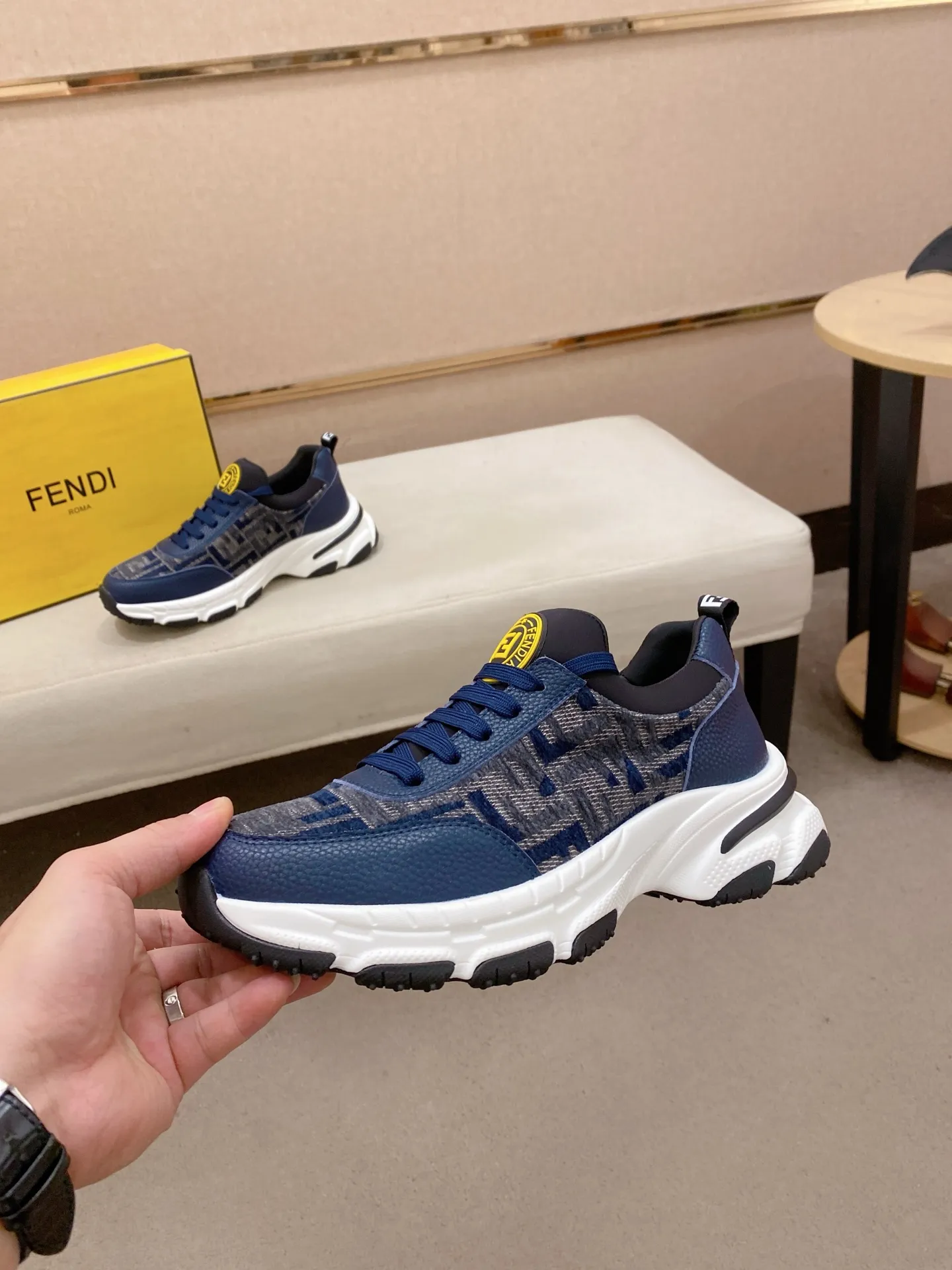 Men's men's shoes 442💰 (fendi) new style 👊🏻 upper 🇮🇹 imported cowhide fabric 🇩🇪 lining imported sheepskin lining. The original outsole is molded to highlight the identity of every man, and the upper foot is elegant and stable🚶🏻🚶🏻The high-end custom counters reproduce the original version📯No matter the wind or rain, the shoe last remains unchanged and can withstand the verification of time🔍️,🔵 Size: 38-44